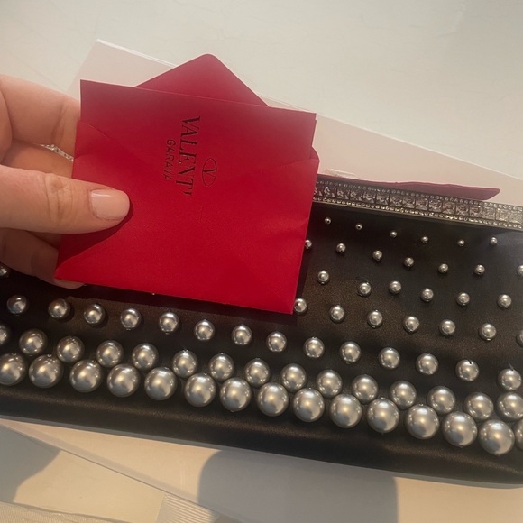 Black valentino night clutch with pearls - Picture 5 of 6